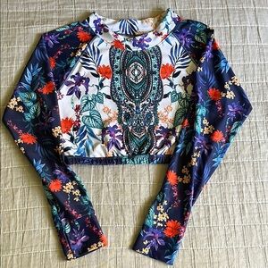 Women’s Flattering VENUS Floral Long Sleeve Rashguard Crop Top; 14, like new